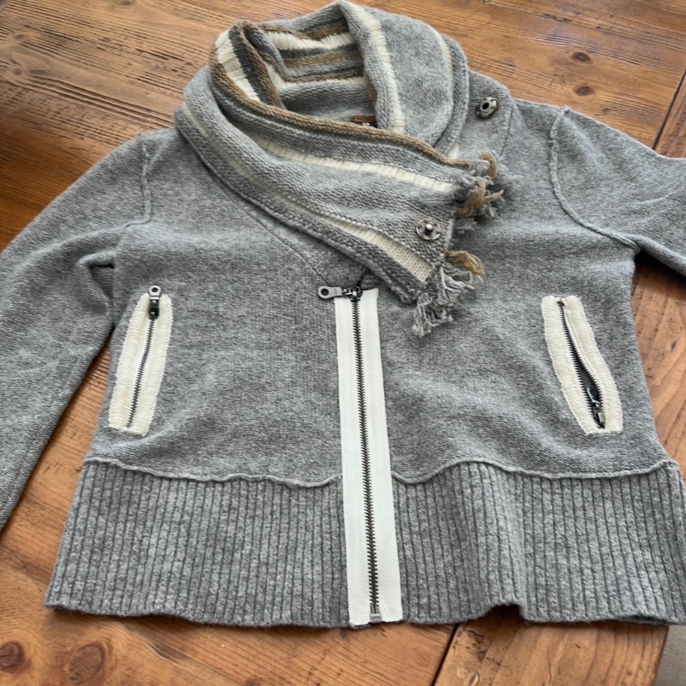 Free people new will sweater. Scarf neck with snaps